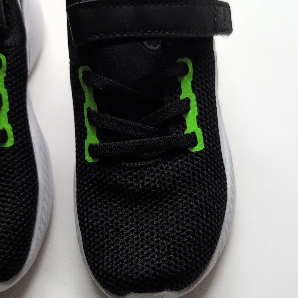 Puma Black and Green Kids Shoes - Picture 7 of 7
